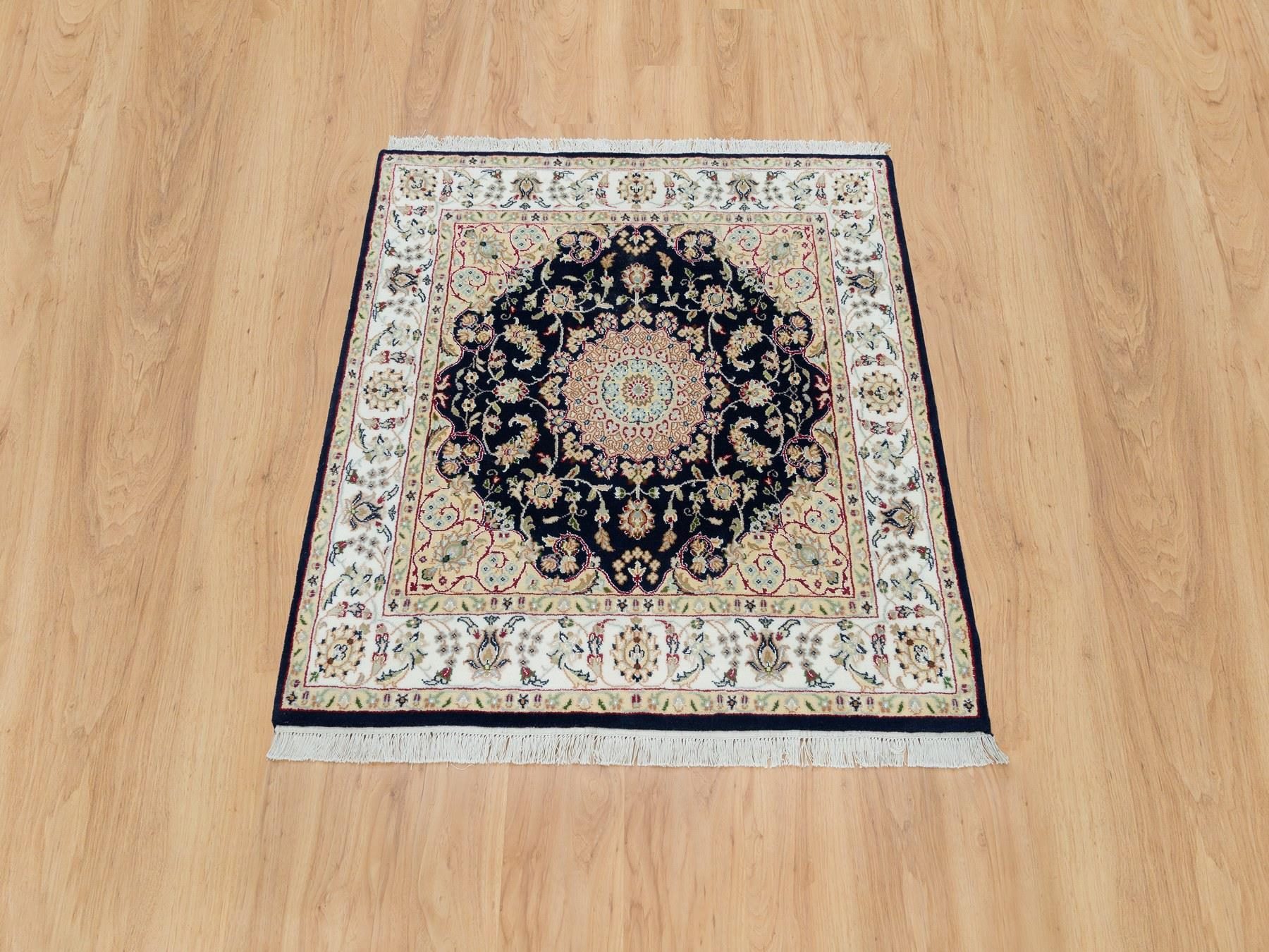Traditional Rugs LUV810594